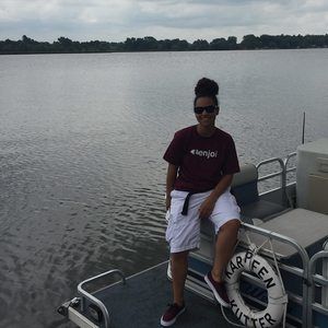 Meet your Posher, Desiree